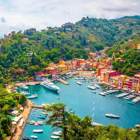 Riviera Lux 公寓 *